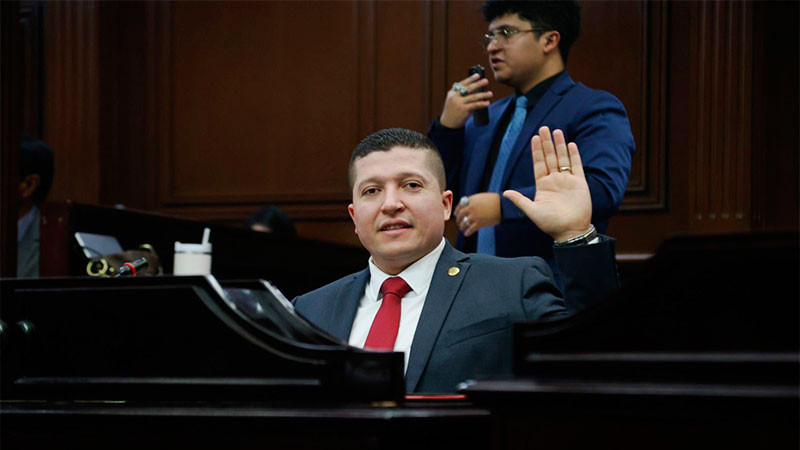 Vicente Gómez presenta iniciativas para dotar de atribuciones al Congreso de Michoacán y a los gobiernos municipales para el reciclaje de la basura electrónica 