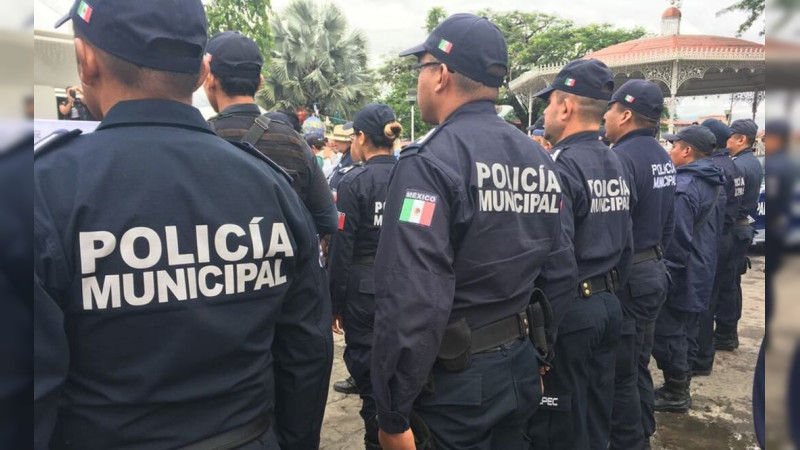 Policías de Ario abandonan armas, equipo y patrullas y se dan a la fuga ante operativo de la FGE Michoacán: Los señalan por homicidios y vínculos con el crimen 