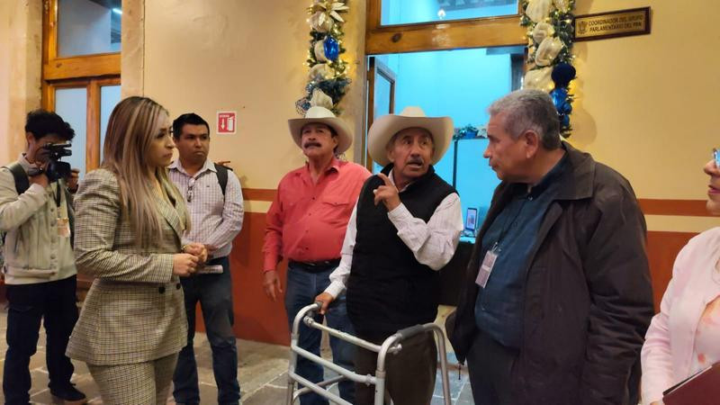 Productores del campo en Michoacán anuncian continuación de bloqueos; afirman no responder a intereses de alcaldes ni partidos 