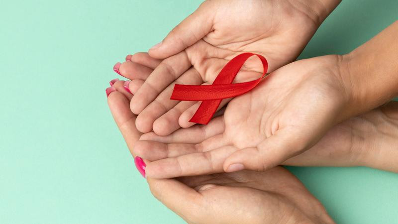 México registra cerca de 15 mil 500 nuevos casos de VIH en 2025 