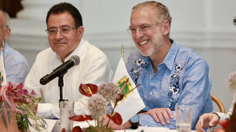 Encabeza Marco Del Prete asamblea de la AMSDE en Yucatán 