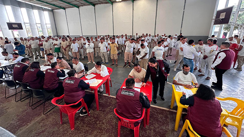  Internos del penal de Uruapan recibieron asesoría jurídica gratuita 