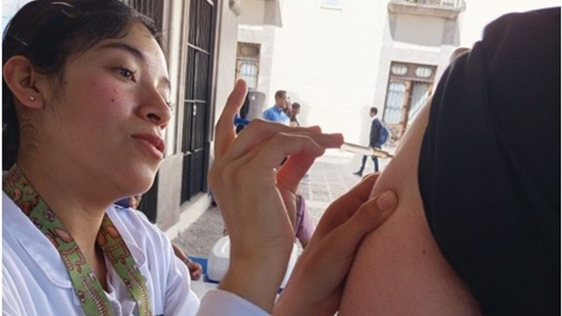 Gobierno de Querétaro invita a población a vacunarse contra influenza 