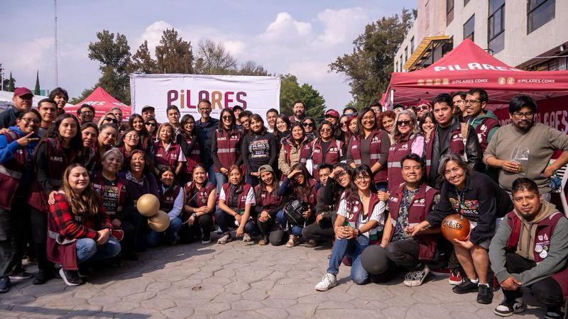 Gran cierre de PILARES Zona Centro en Iztacalco con duelos de robots y más de 200 graduados 
