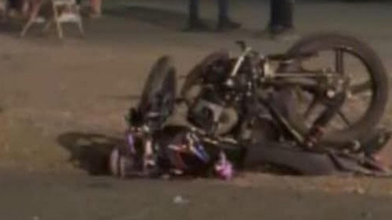Muere joven al accidentarse con su moto en Múgica, Michoacán  