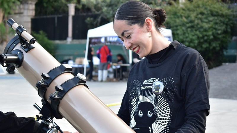 La Luna, Saturno y más de 4 mil personas presentes en la Noche de las Estrellas 2025 en Morelia 