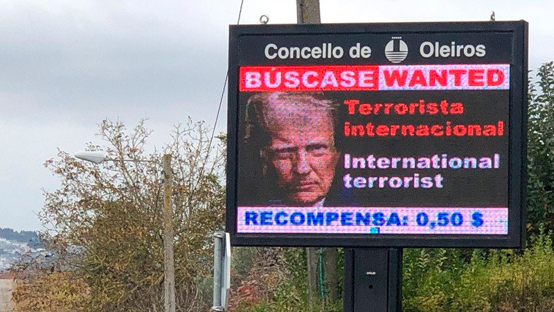 Pueblo en España ofrece recompensa por Trump; lo llaman criminal internacional 
