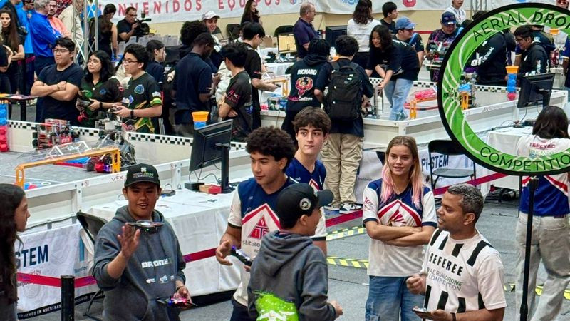 Adolescentes de Centro Spot del DIF Morelia resultan ganadores en torneo internacional de drones 