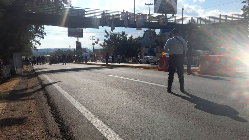 Normalistas preparan marcha rumbo a Palacio de Gobierno en Morelia, Michoacán 
