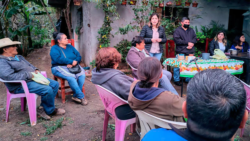 En Tzintzuntzan, Ayudando en serio a las comunidades y construyendo paz: Brissa Arroyo 