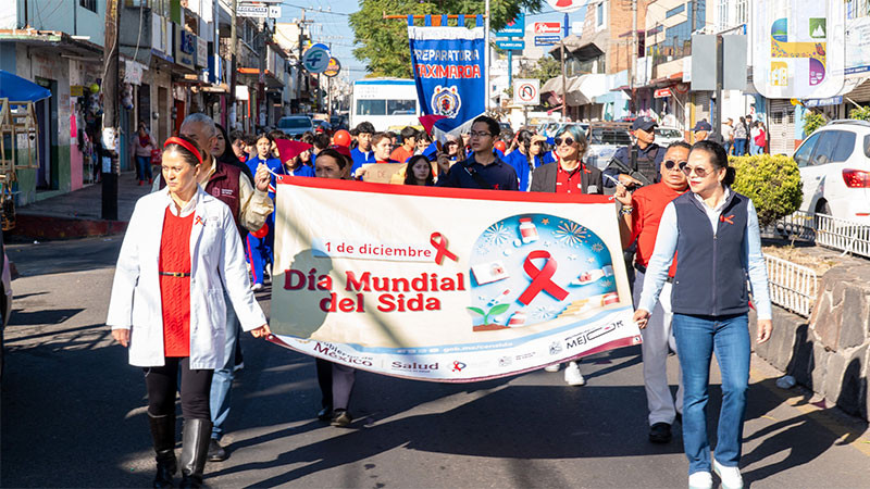 Jeovana Alcántar, encabezó la caminata y acto conmemorativo del Día Mundial del SIDA en Ciudad Hidalgo, Michoacán 