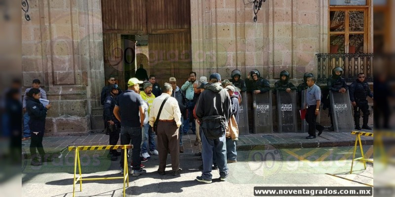 Habitantes de Cherán exigen al gobierno de Michoacán se responsabilice por lesiones a 15 normalistas - Foto 2 