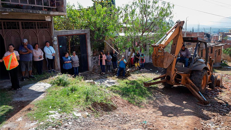 Alma Mireya González impulsa la rehabilitación de la calle Agustín Melgar como parte del programa Gobierno De 10 en Quiroga, Michoacán 