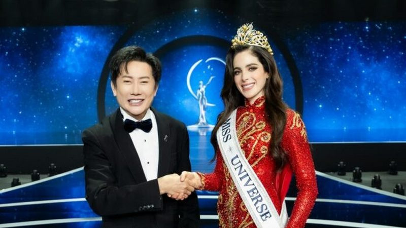 Director de Miss Universo Tailandia denuncia por difamación a la mexicana Fátima Bosch 