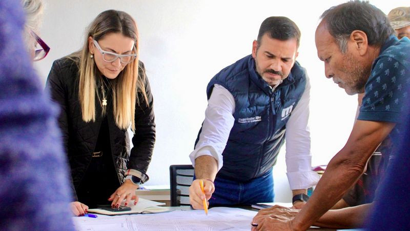 Atiende Yankel Benítez a vecinos de colonias 10 de Junio y Rubén Jaramillo en Morelia 