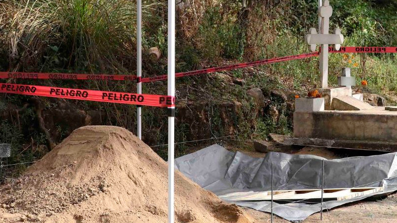 Recuperan 23 cuerpos de fosa común en panteón de la Miguel Hidalgo 