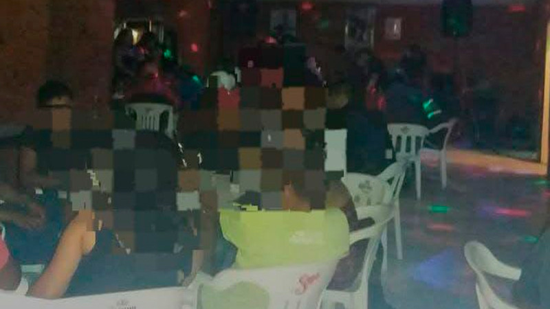 Denuncian trabajo de “ficheras” en bar de San José el Alto 