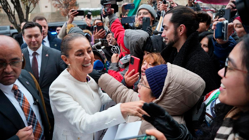 Sheinbaum se reúne con comunidad mexicana en Washington, tras reunión con Trump 