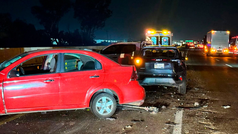 Aparatosa carambola en la autopista México-Querétaro  