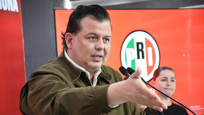 Morena de fiesta y los criminales siembran terror en Michoacán: Memo Valencia 