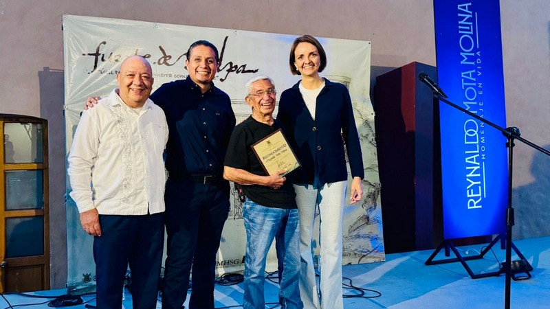 Rinden homenaje a Reynaldo Mota Molina, impulsor de la cultura de la Sierra Gorda, Querétaro 