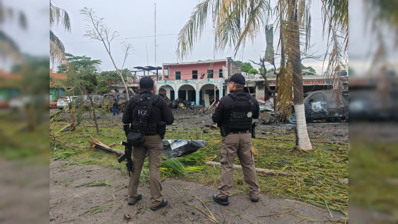 FGE Michoacán confirma 5 muertos y 5 heridos por explosión de coche frente a cuartel en Coahuayana: La mayoría son policías comunitarios 