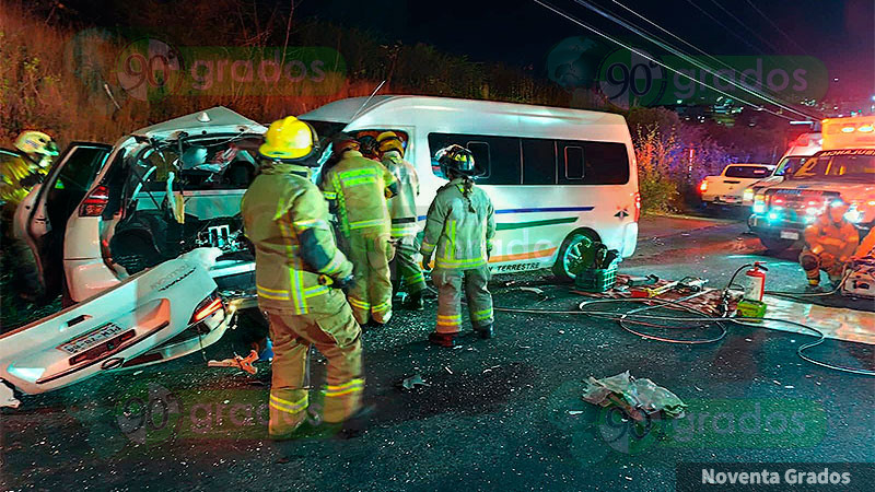 Accidente en la carretera Morelia-Charo rumbo al recinto ferial, deja 2 mujeres fallecidas y nueve heridos 