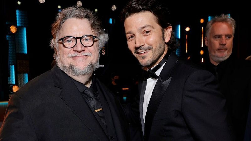 México brilla en los Globos de Oro 2026: Guillermo del Toro y Diego Luna, nominados 