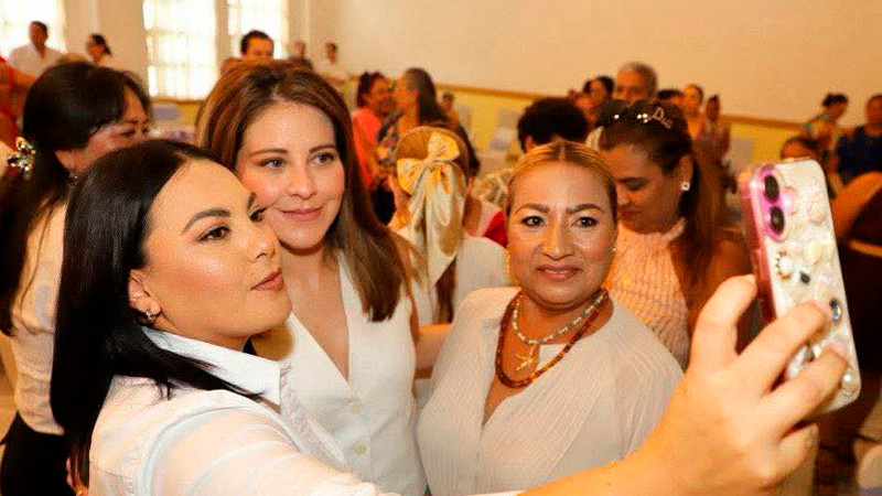 Comparte Paola Delgadillo proyectos exitosos del DIF Morelia a mujeres de Lázaro Cárdenas 