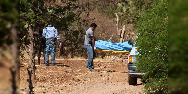 Localizan cadáver semidesnudo de una mujer en Uruapan, Michoacán 