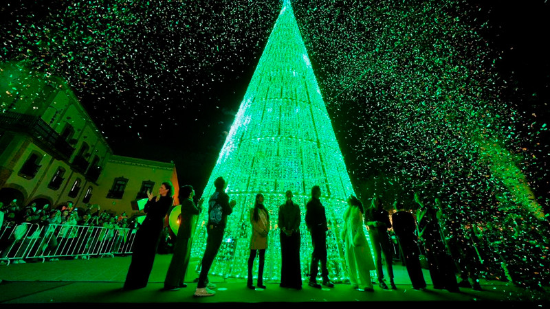 Más de 30 mil personas acudieron al Centro de Querétaro en primer fin de semana de actividades navideñas: Felifer Macías 