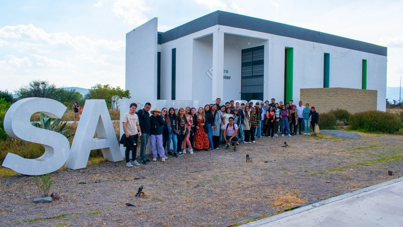 Estudiantes colombianos viven experiencia académica en universidades queretanas 