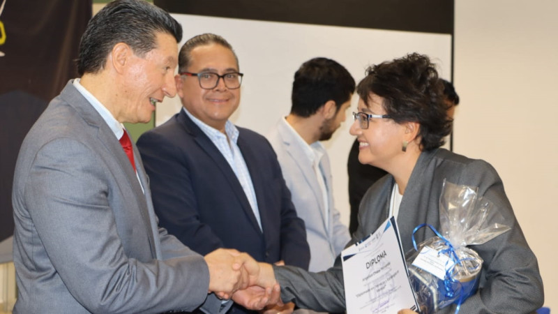 Concluye Diplomado de Técnicas y Estrategias en Ventas en la UTEQ 