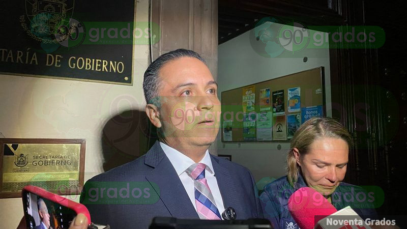 Van 800 queretanos repatriados desde Estados Unidos: Eric Gudiño  