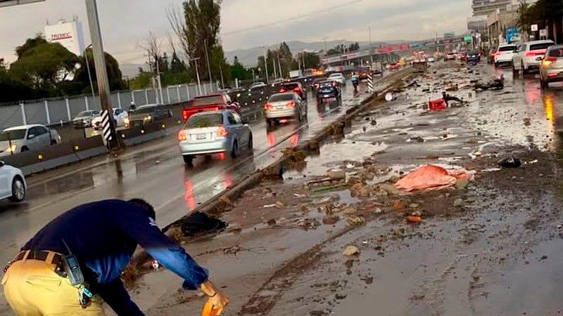 Atiende Protección Civil encharcamientos en Paseo de la República, en Querétaro capital 