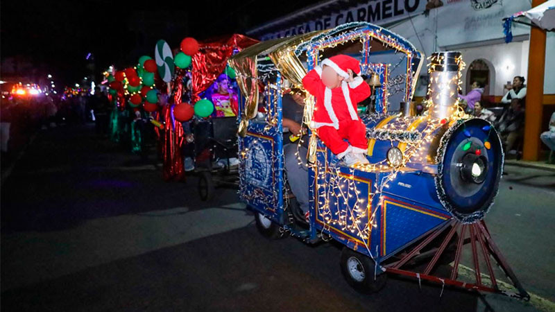 Celebró Quiroga una noche llena de luz y tradición con su Desfile y Caravana Navideña 2025 