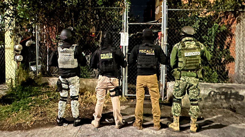 Tras par de cateos en Morelia, Michoacán, detienen a tres personas y aseguran estupefacientes 