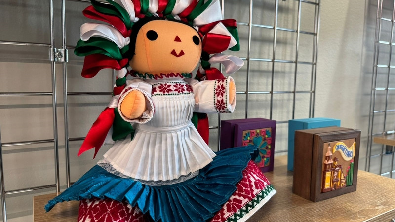 Inaugura López Birlain la tienda Querétaro en Laredo, Texas 