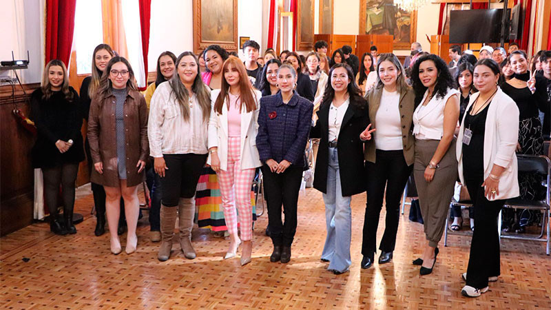 Hoy las mujeres podemos conciliar diversos roles y dar resultados: Brissa Arroyo  