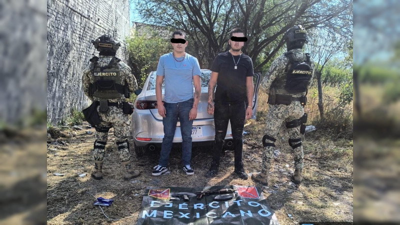 Golpe al crimen en Michoacán: rescatan a dos secuestrados y detienen a tres sujetos armados tras operativos militares 