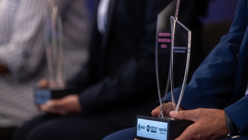 Reconoce Gobernador a empresas por fomentar la igualdad laboral con el Distintivo Sin Brecha 