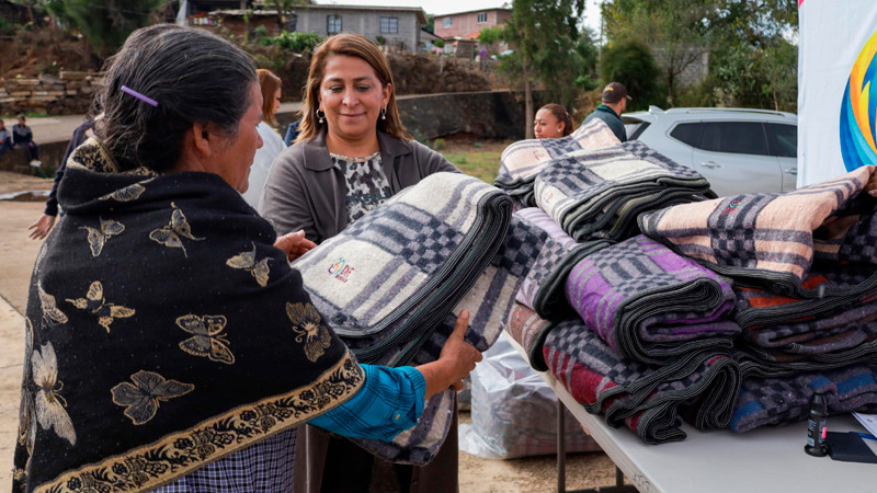 Refuerza Gobierno de Quiroga acciones de abrigo a familias vulnerables a través del Sistema DIF Municipal 