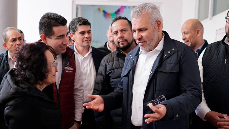 Bedolla y rectora de la Universidad Nacional Rosario Castellanos visitan espacios para los campus en Zitácuaro y Zacapu 