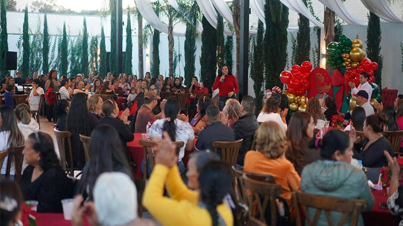 Adriana Campos Huirache fortalece la cercanía con las familias de Jacona en convivencia navideña 