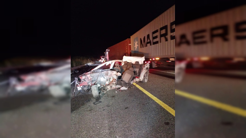 Choque mortal en la Siglo XXI paraliza la autopista rumbo al puerto de Michoacán  