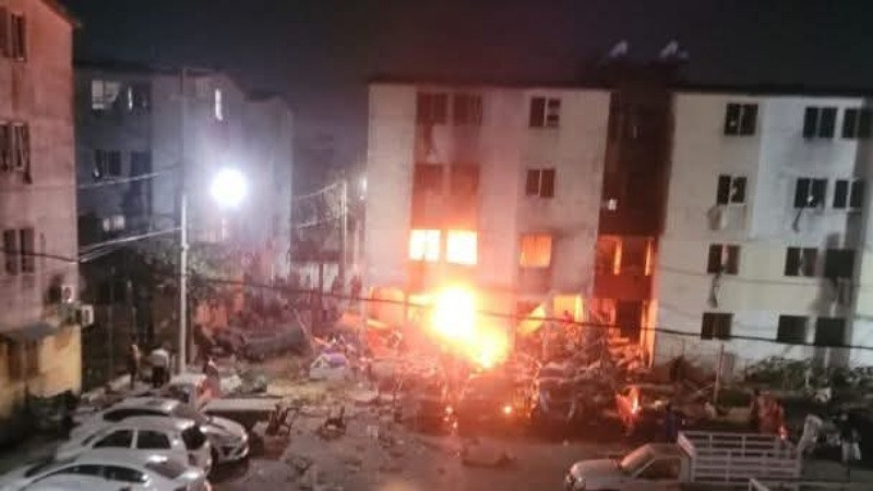 A casi un año de la tragedia: vecinos regresan a edificio sin dictamen ni servicios tras explosión en Lázaro Cárdenas 