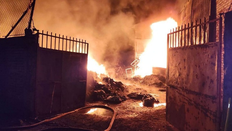 Se registra incendio en una recicladora de Uruapan, Michoacán 