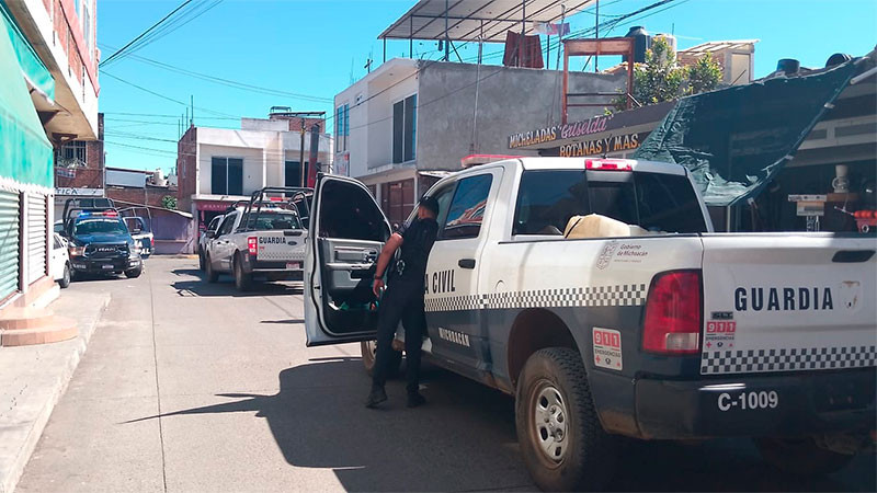 Quitan la vida a dos jóvenes en la colonia Valle Dorado de Uruapan, Michoacán 