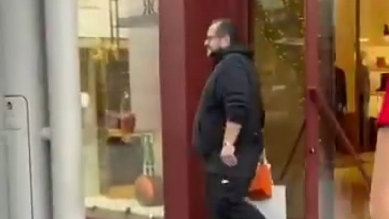 Captan a hijo mayor de AMLO de compras en tienda de lujo en Estados Unidos 