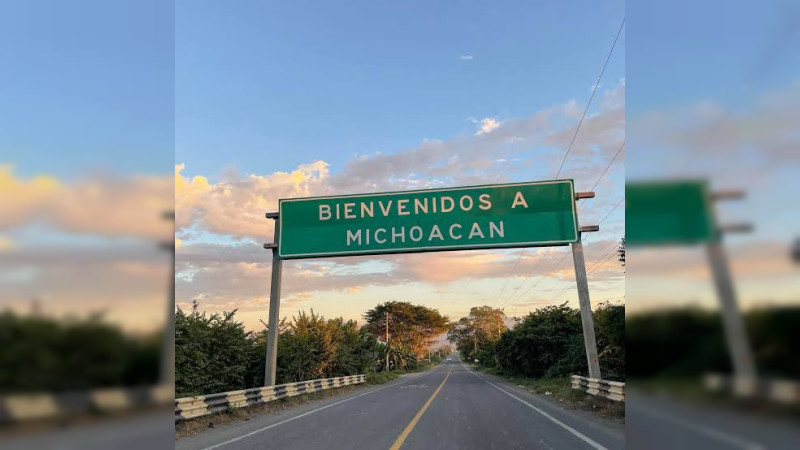 Colocan mantas en la frontera Michoacán – Colima y lanzan mensaje directo a la policía comunitaria de Coahuayana 